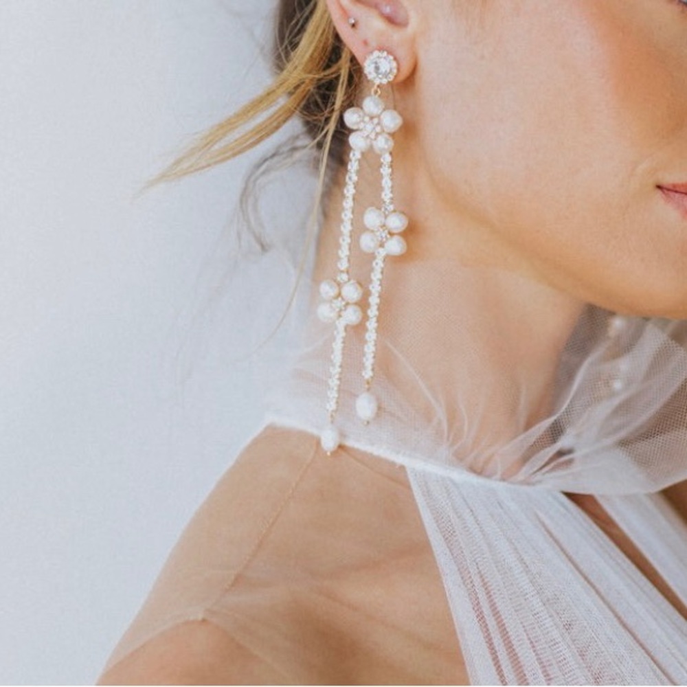 UNTAMED PETALS BY AMANDA JUDGE Pearl and Crystal Earrings